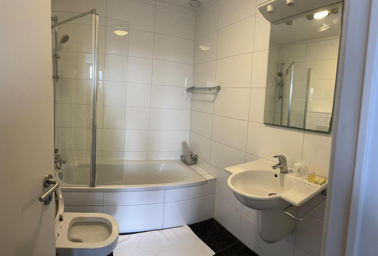 Hotel La Chaumiere Asse Экстерьер фото