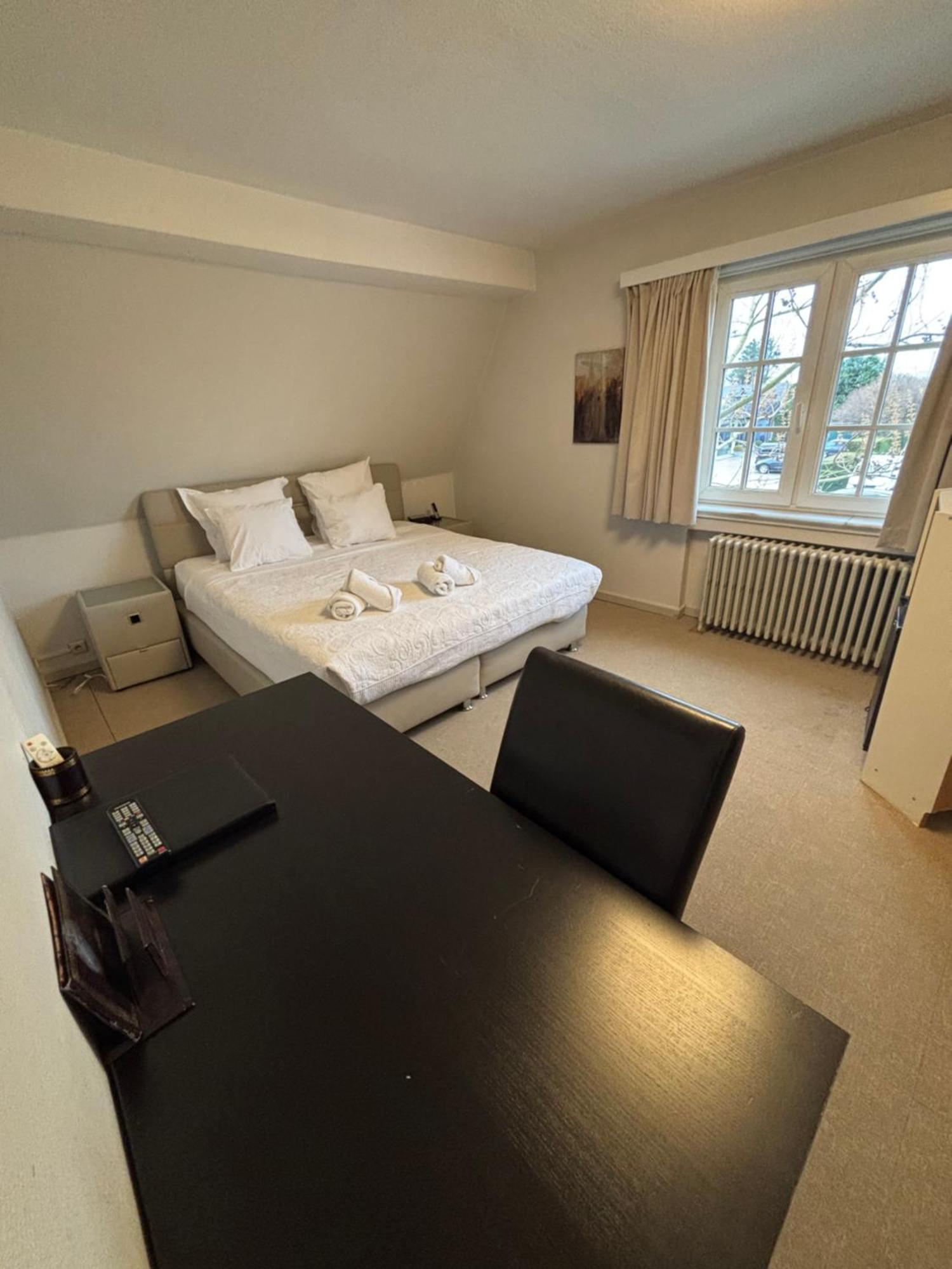 Hotel La Chaumiere Asse Экстерьер фото